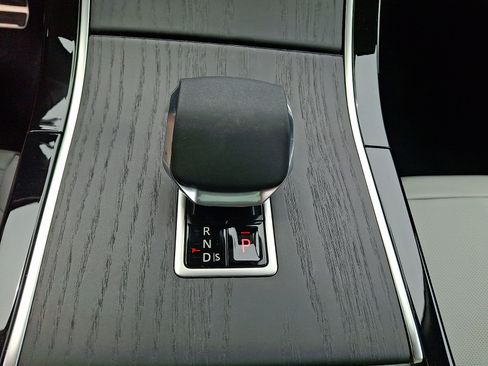Used 2026 Land Rover Range Rover Velar Dynamic SE AWD/4WD image 16