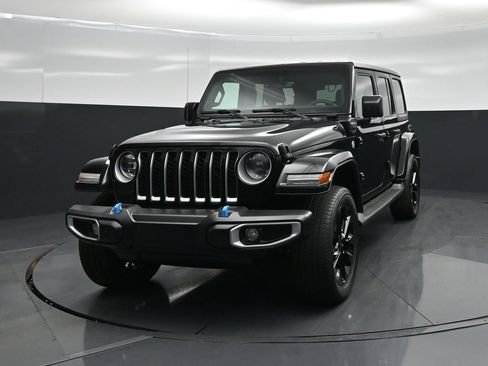 Used 2023 Jeep Wrangler Unlimited Sahara AWD/4WD image 48