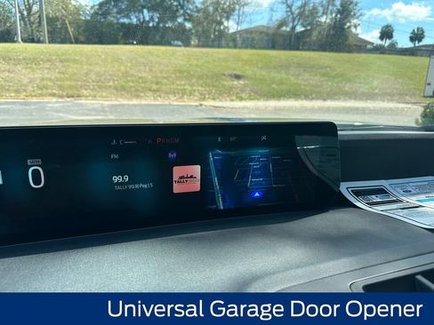 New 2025 Ford Expedition Active image 9