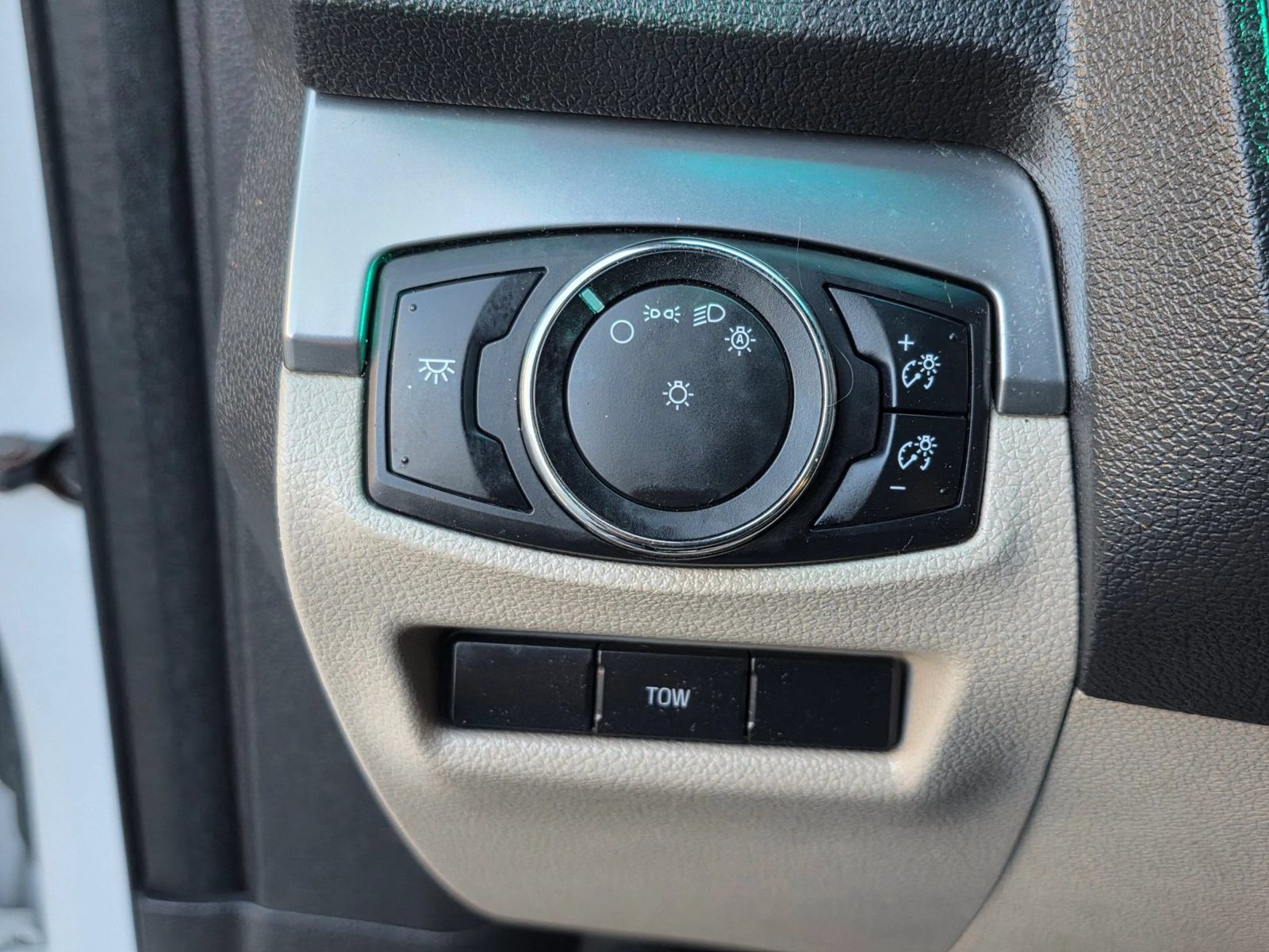 Used 2015 Ford Explorer 4WD image 13