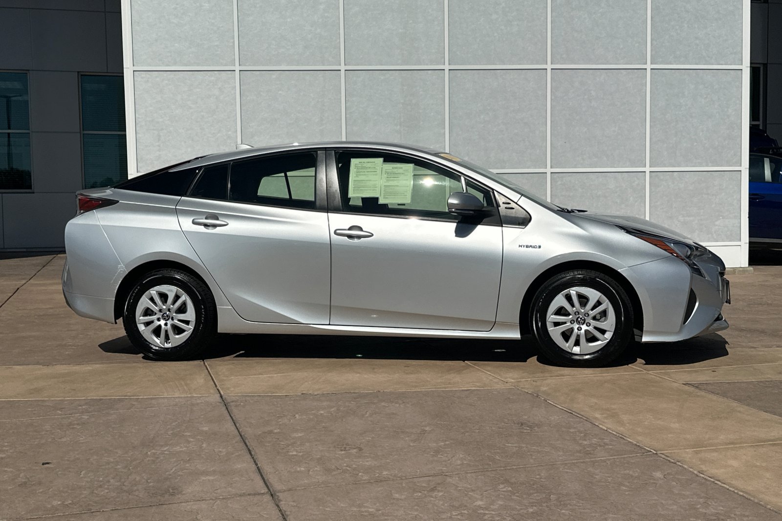 Certified 2017 Toyota Prius Two w/ Carpet Mat Package FWD image 3