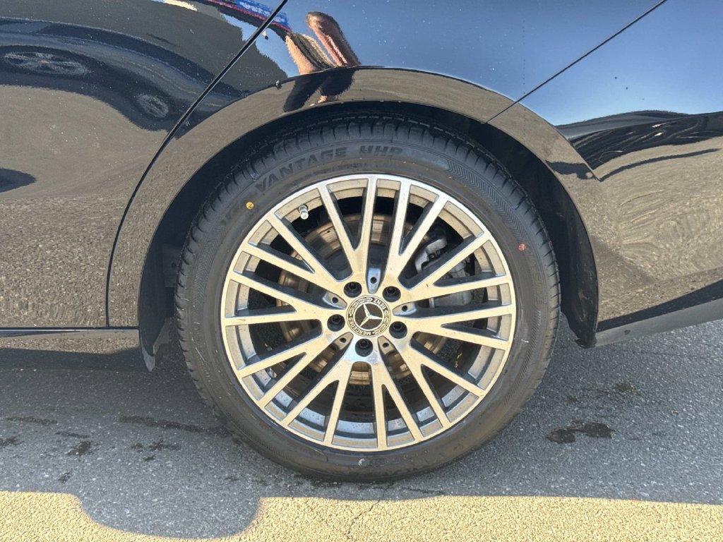 Used 2025 Mercedes-Benz CLA 250 4MATIC image 30