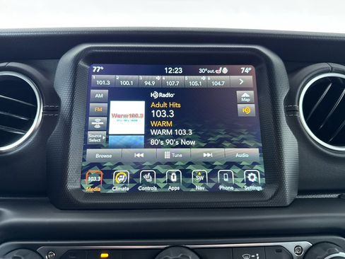 Used 2021 Jeep Wrangler Unlimited Sahara w/ Cold Weather Group image 19