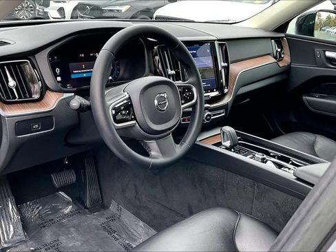 Certified 2023 Volvo XC60 B5 Plus w/ Climate Package image 16