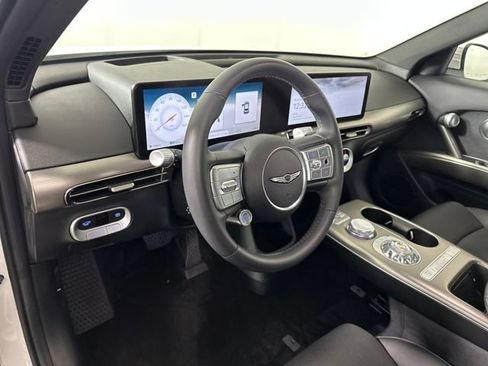 Used 2025 Genesis GV60 Advanced image 13