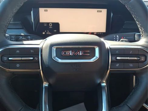 Used 2025 GMC Acadia Elevation image 14