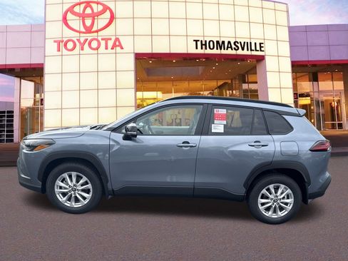 New 2026 Toyota Corolla Cross LE w/ Moonroof Package FWD image 8