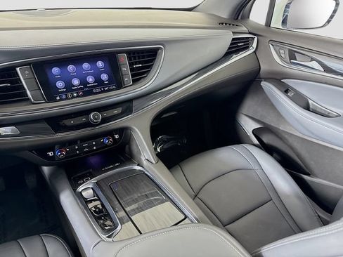 Used 2023 Buick Enclave Essence FWD image 21