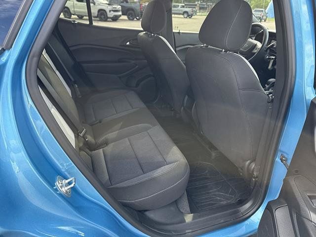 Used 2025 Chevrolet Trax RS w/ Driver Confidence Package FWD image 49
