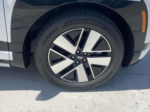 New 2026 Hyundai Ioniq 9 SEL image 7