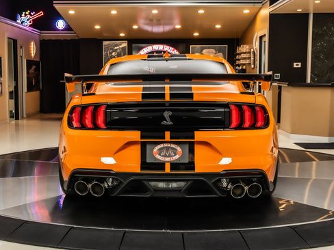 Used 2021 Ford Mustang Shelby GT500 RWD image 14