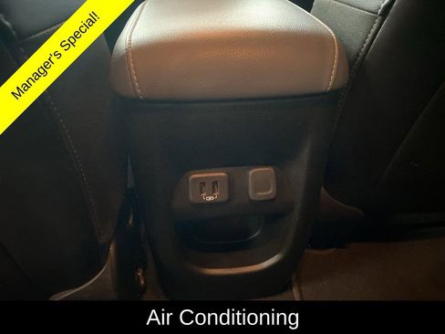 Used 2022 Chevrolet Colorado Z71 image 12