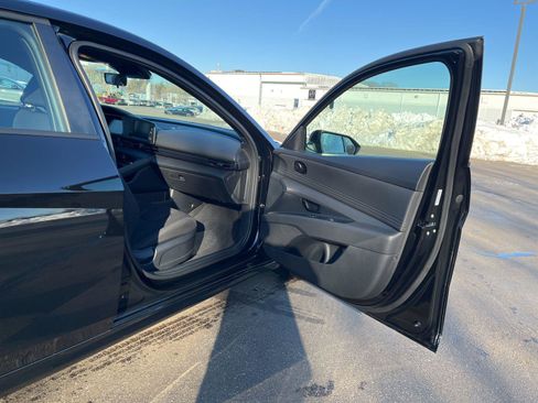 New 2025 Hyundai Elantra Sport image 21