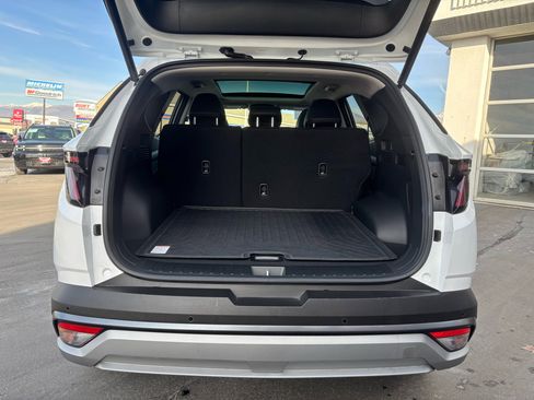Used 2025 Hyundai Tucson Limited image 19