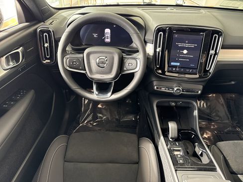 New 2026 Volvo XC40 B5 Ultra w/ Protection Package Premier image 14