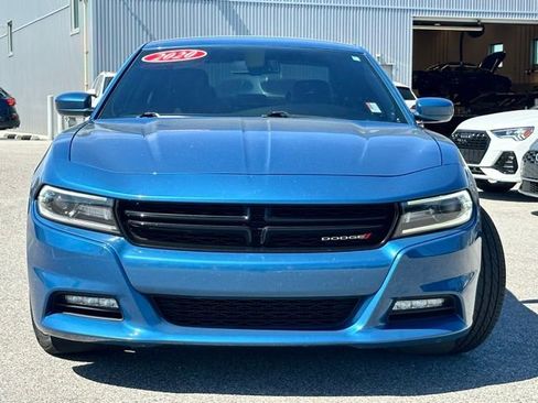 Used 2020 Dodge Charger SXT w/ Plus Group image 2