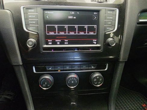 Used 2016 Volkswagen GTI SE FWD image 18