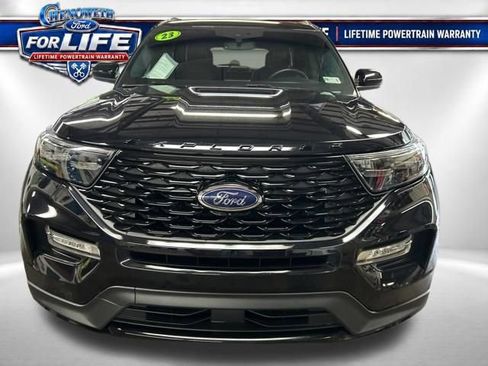 Used 2023 Ford Explorer ST-Line w/ Class IV Trailer Tow Package AWD/4WD image 9
