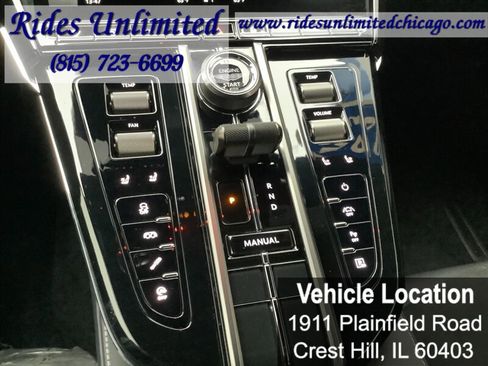Used 2025 Aston Martin V8 Vantage Coupe RWD image 26