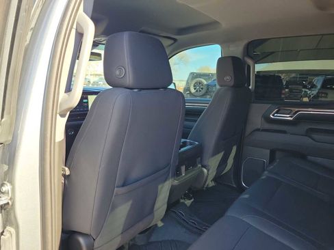 Used 2023 Chevrolet Silverado 1500 LT Trail Boss w/ LPO, Dark Essentials Package image 12