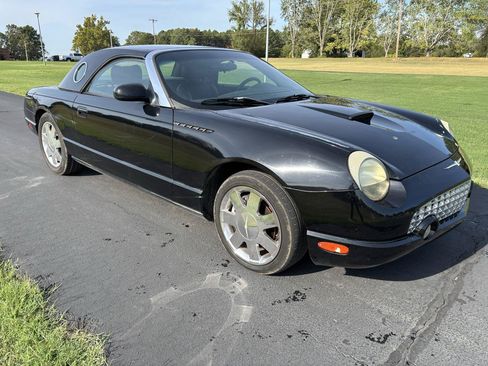 Used 2002 Ford Thunderbird RWD image 3