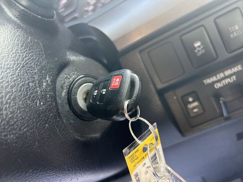 Used 2018 Toyota Tundra SR5 w/ SR5 Upgrade Package image 37