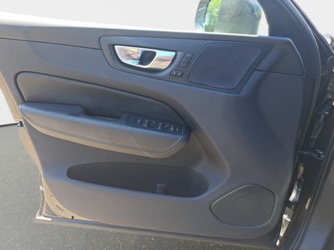 Used 2023 Volvo XC60 B5 Ultimate w/ Climate Package FWD image 26