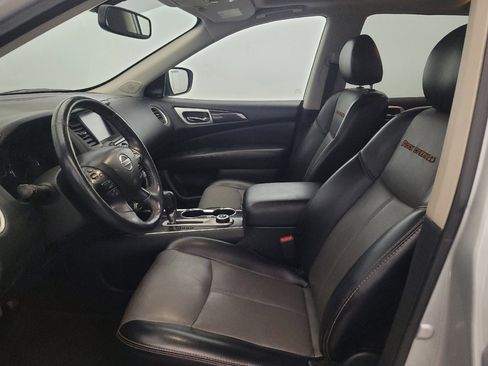 Used 2020 Nissan Pathfinder SL AWD/4WD image 17