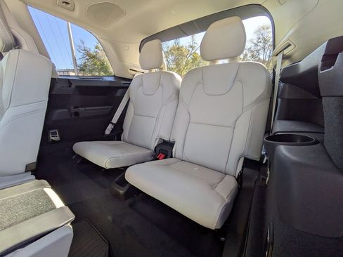 New 2026 Volvo XC90 B6 Ultra w/ Protection Package Premier AWD/4WD image 17