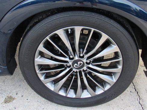 Used 2018 INFINITI QX80 Base w/ Deluxe Technology Package image 11