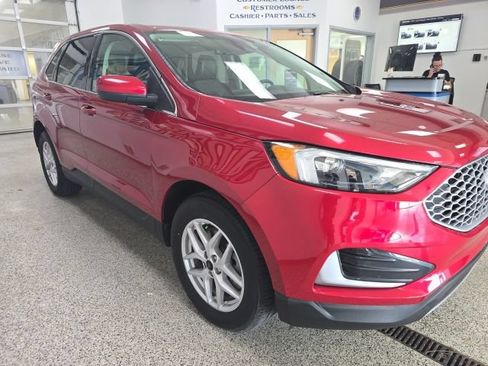 Used 2024 Ford Edge SEL AWD/4WD image 3