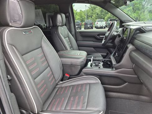 Certified 2025 GMC Yukon AT4 Ultimate AWD/4WD image 44