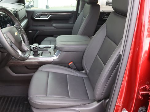 Used 2025 Chevrolet Silverado 1500 LTZ w/ LTZ Premium Package AWD/4WD image 19