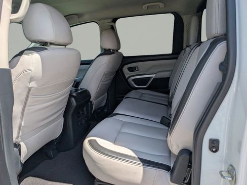 Used 2020 Nissan Titan SV w/ SV Convenience Package AWD/4WD image 14