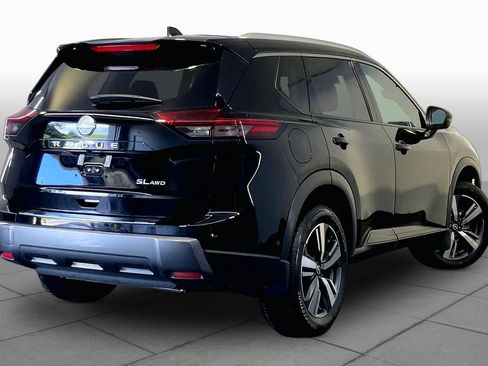 Used 2024 Nissan Rogue SL AWD/4WD image 13
