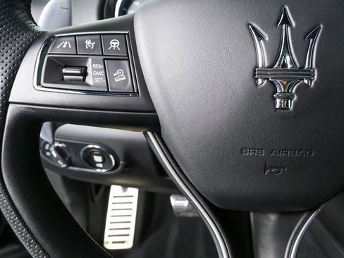 Used 2022 Maserati Levante Modena S image 11