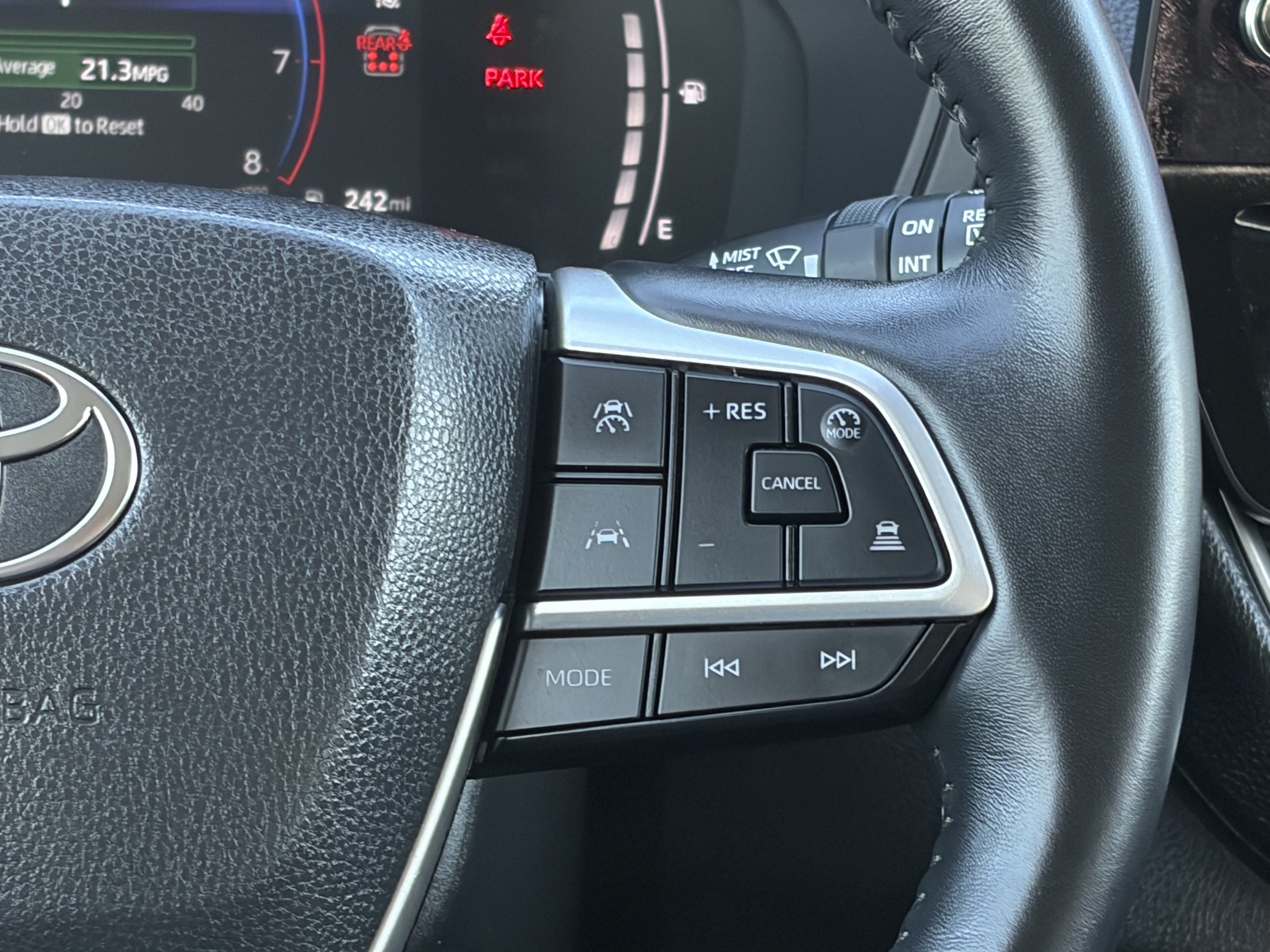 Certified 2025 Toyota Grand Highlander AWD image 18