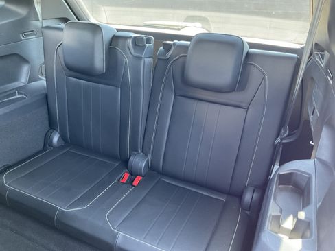 Used 2023 Volkswagen Tiguan SE R-Line FWD image 25