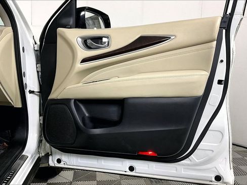 Used 2017 INFINITI QX60 FWD w/ Deluxe Technology Package image 24