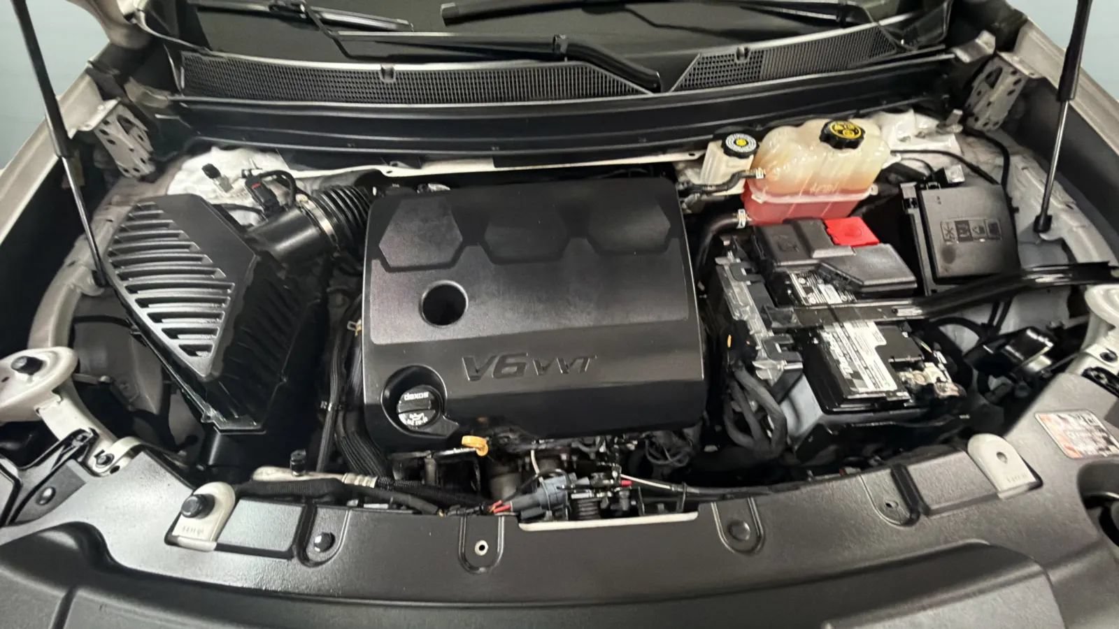 Used 2019 Chevrolet Traverse LT FWD image 23