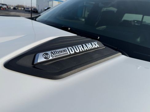 Used 2024 Chevrolet Silverado 2500 High Country w/ High Country Premium Package image 12