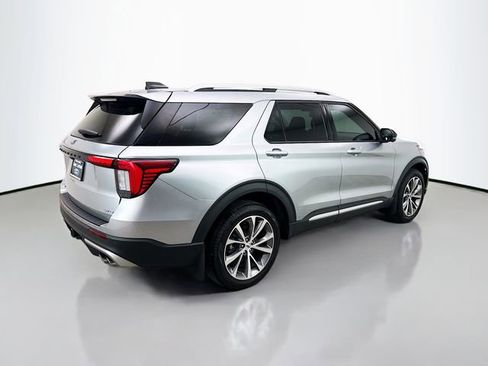 Used 2025 Ford Explorer Platinum w/ Ultimate Package image 7