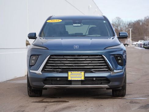 Used 2025 Buick Enclave Preferred image 8