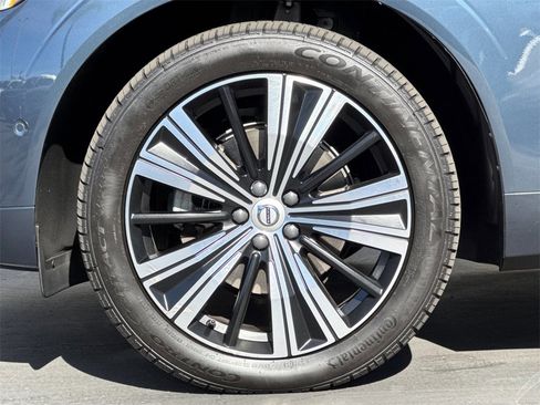 Certified 2023 Volvo XC60 B5 Plus w/ Climate Package image 25