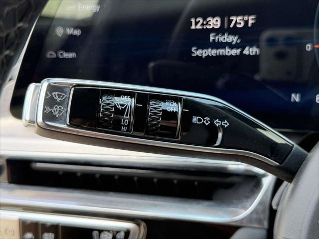 Used 2023 Cadillac Lyriq 2WD image 28