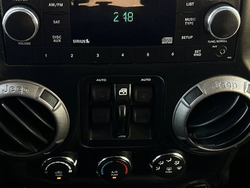 Used 2017 Jeep Wrangler Unlimited Sport w/ Quick Order Package 23S AWD/4WD image 31