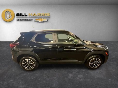 Used 2024 Chevrolet TrailBlazer LT w/ LT Cold Weather Package FWD image 10