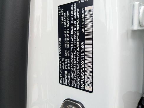 New 2025 Porsche Macan 4S Electric AWD/4WD image 30