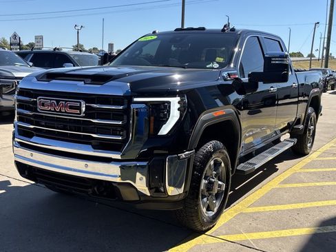 Used 2025 GMC Sierra 2500 SLT w/ SLT Premium Package AWD/4WD image 11