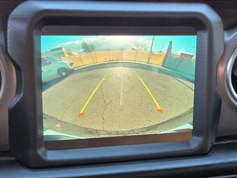 Used 2022 Jeep Wrangler Unlimited Rubicon 4xe image 12